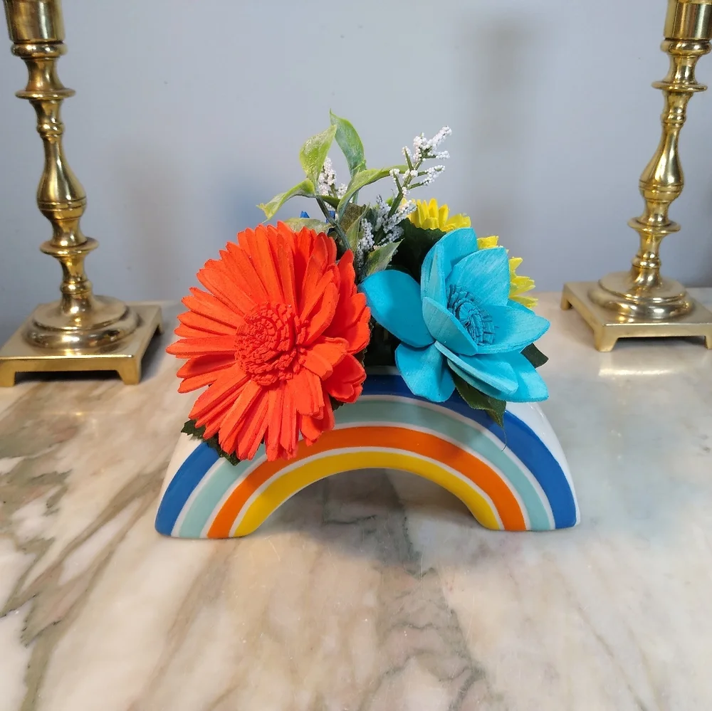 Rainbow planter with 4 pretty coordinating Sola wood flowers